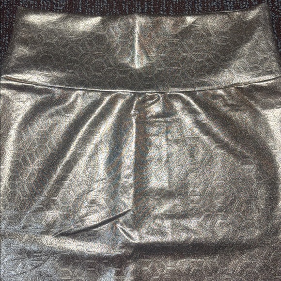 Rose gold stretch metallic pencil skirt abstract pattern on metallic small - Picture 2 of 8